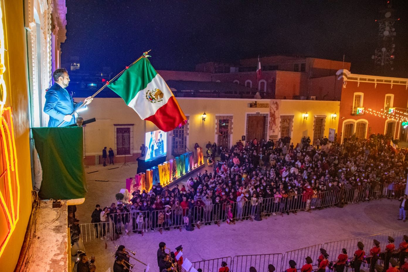 Familias huamantlecas vibran al grito de ¡Viva México!